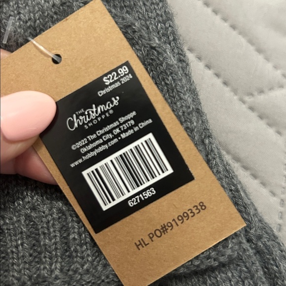 ๐5/$15C.C Charcoal Knit Gloves, NEW - Picture 2 of 3